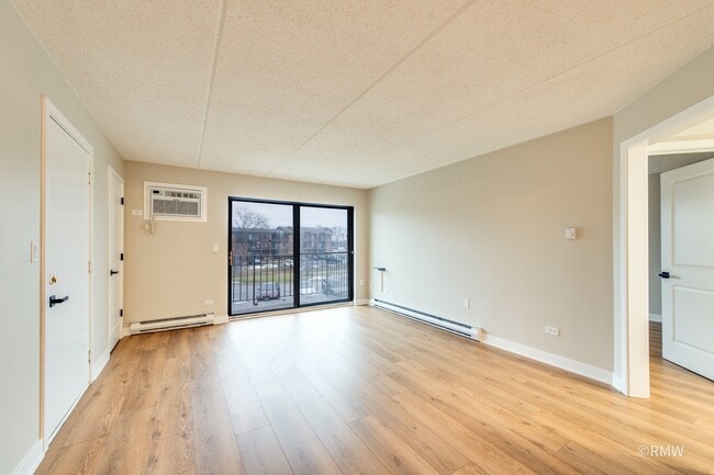 Photo - 724 Briar Hill Ln Unit 3