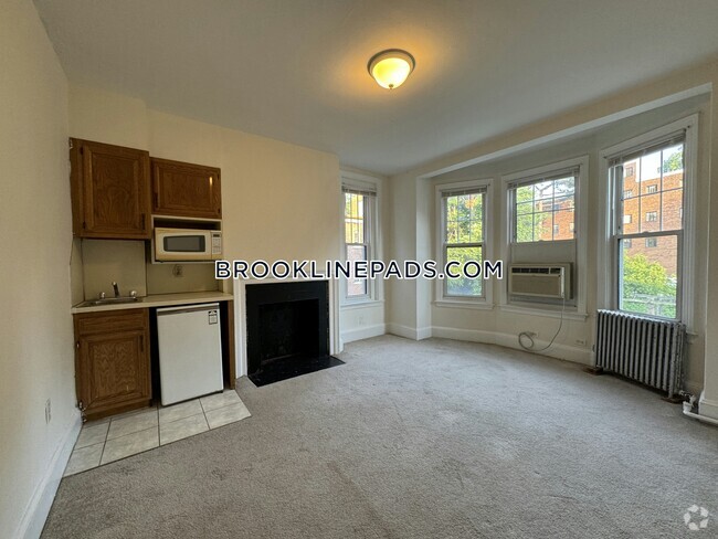 Building Photo - 1223 Beacon St Unit 308 Rental