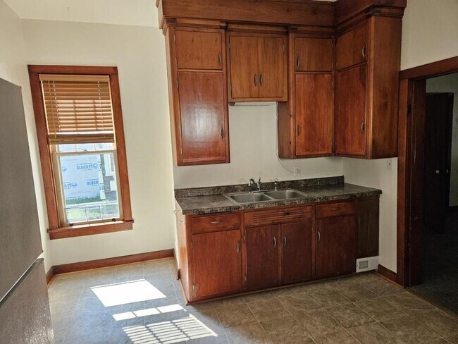 Photo - 212 State St