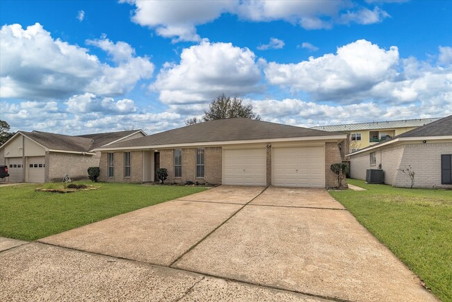 Building Photo - 7218 Foxway Ln