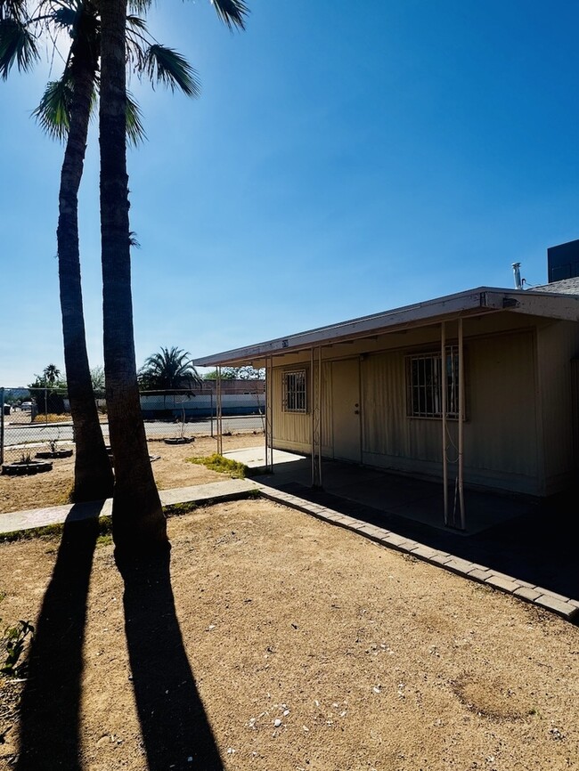 Photo - FOR RENT