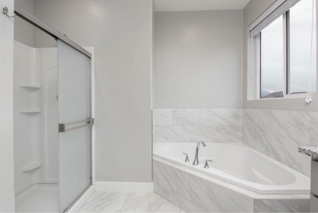 Photo - 156 W Douglass Dr