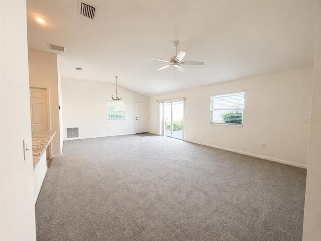 Photo - 2452 Soper St