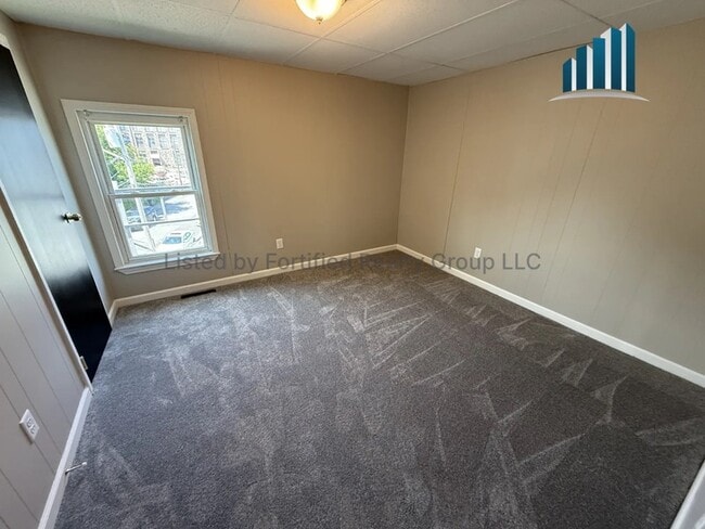 Building Photo - 85 Massasoit St Unit 3L