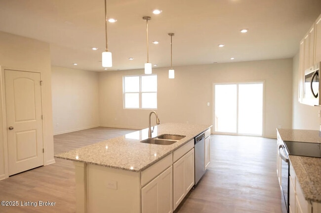 Photo - 5005 Aiken Back Ln