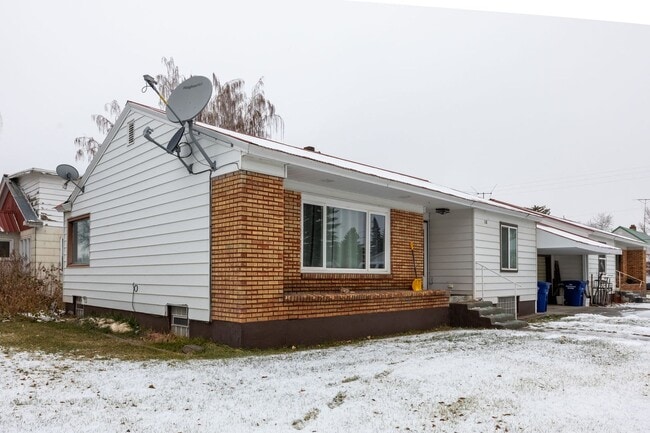 Photo - Your Fully Furnished 3 Bed 2 Bath Home Awaits Immediate Move-In!