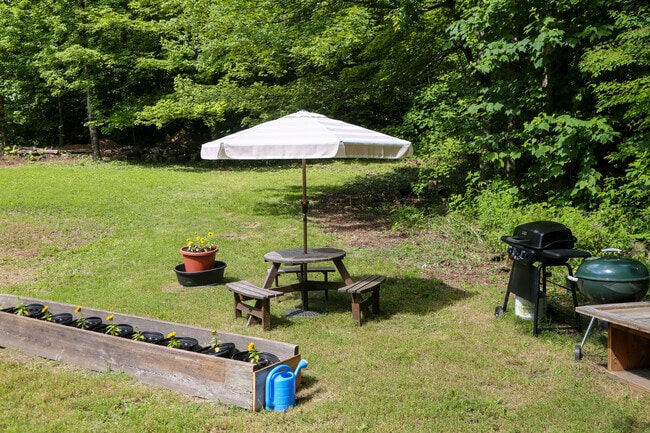 Photo - 160 Stebbins Rd