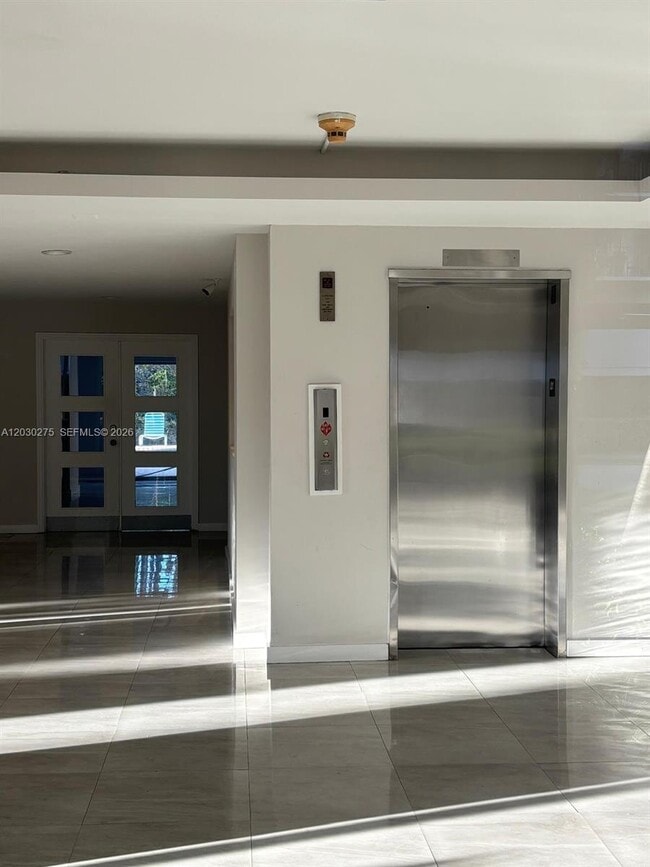 Photo - 555 Crandon Blvd Unit 43