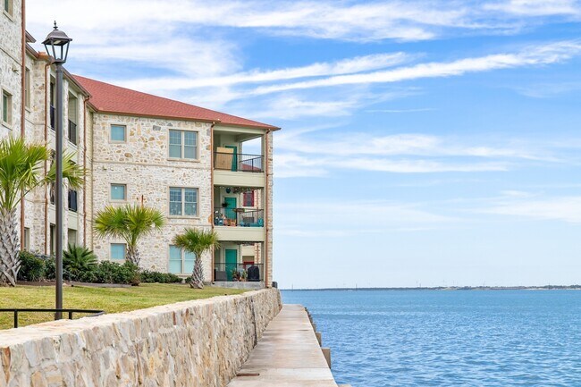 JPAGE-Multifamiliar-FaroPointe-Exterior-2796