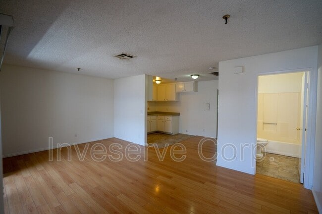 Photo - 14733 Nelson Ave E Unit #211