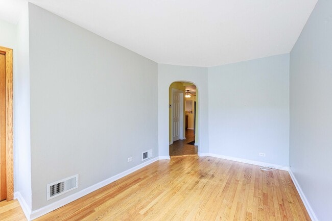 Photo - 5557 S Kildare Ave