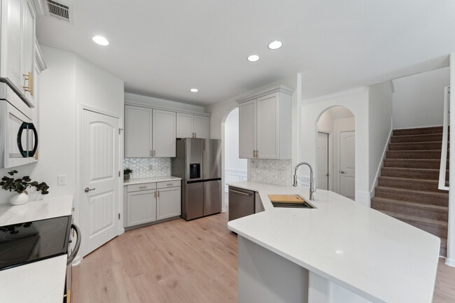 Photo - 28 Melody Dr