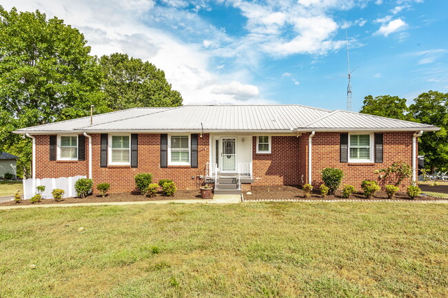 Photo - 194 Roberta Dr