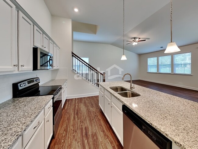 Photo - 5215 Smithbriar Dr