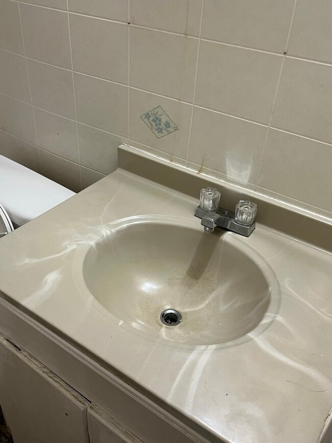 Photo - 808 Jaycee Terrace