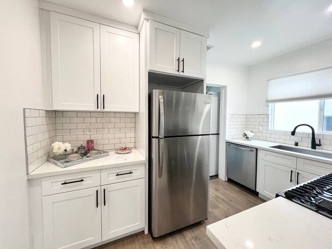 Photo - 1254-1260 N. Citrus Avenue