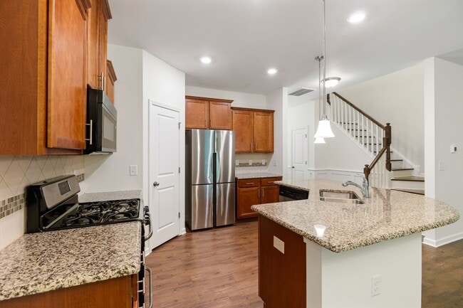 Photo - 3be / 2.5ba Townhouse with Screened Porch in North Durham