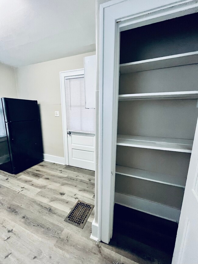 Photo - 1735 W Hill St