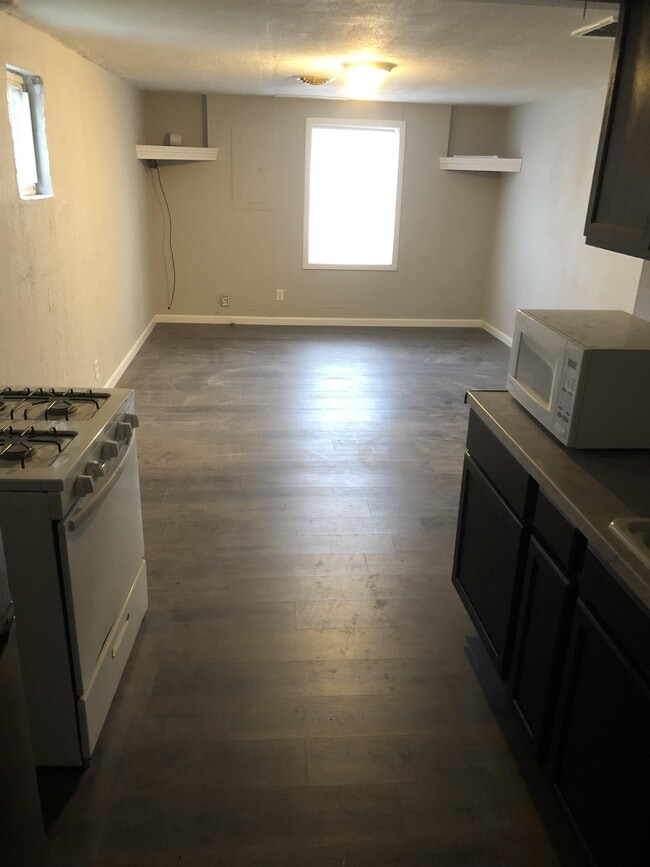 Photo - 137 1/2 W North C St Unit 1