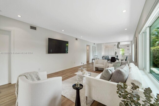 Photo - 8918 Garland Ave