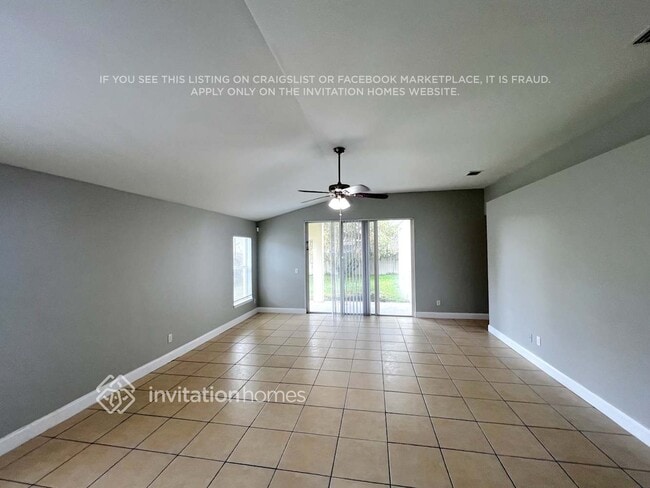 Photo - 1835 SW Dalmatian Ave
