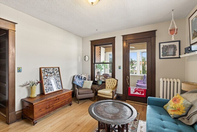 Photo - 722 Grand Ave