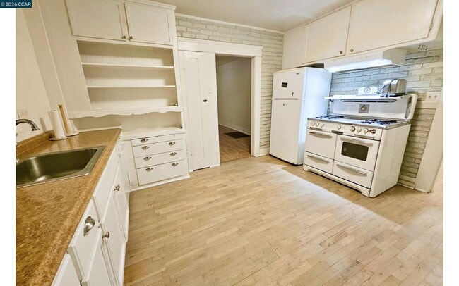 Photo - 511 Locust St