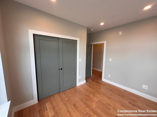 Photo - 16 Baker Ct Unidad 4