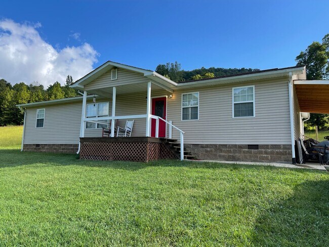 Three Bedroom countryside home in Corbin, KY - Three Bedroom countryside home in Corbin, KY