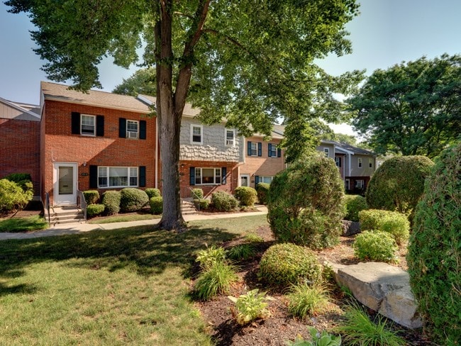Tammy Brook Apartments - Tammy Brook Apartments