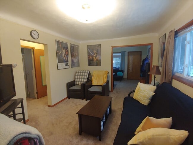 Photo - AVAILABLE AUGUST 3rd - 2 BED 1 BATH NEAR CAMPUS