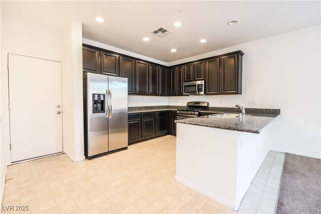 Photo - 716 Calamus Palm Pl