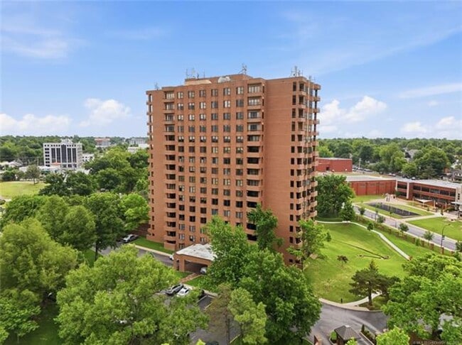 Photo - Experience Luxury and Prestige at Yorktown Condominiums