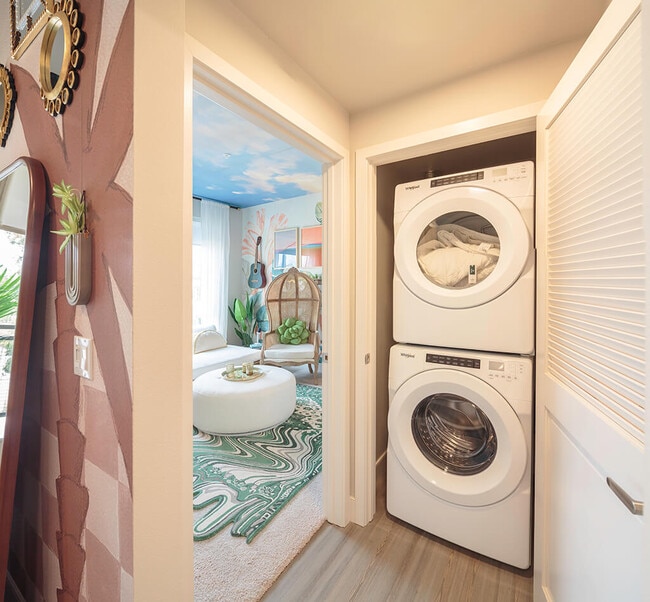 CALIXA Apartment Homes