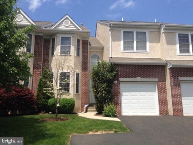 Building Photo - 810 Manchester Dr Rental