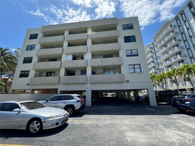Building Photo - 7125 Bay Dr Unit 502 Rental