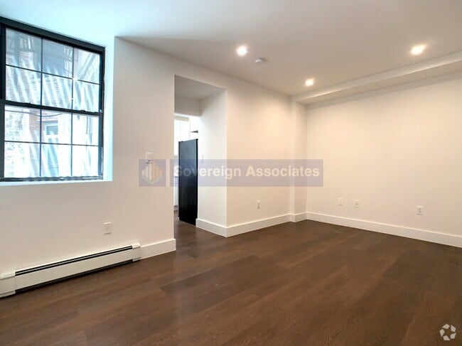Building Photo - 45 Tiemann Pl Rental