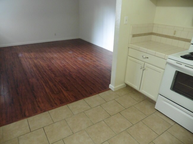 Photo - 406 S 6th St Unit 4