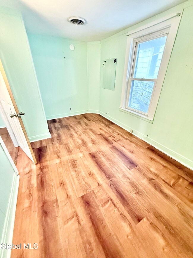 Photo - 1575 Carrie St Unidad 2