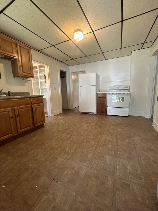 Building Photo - 82-84 North St Unit 84