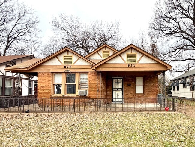 Building Photo - 831 Maury St