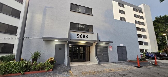 Building Photo - 9688 Fontainebleau Blvd Unit 404