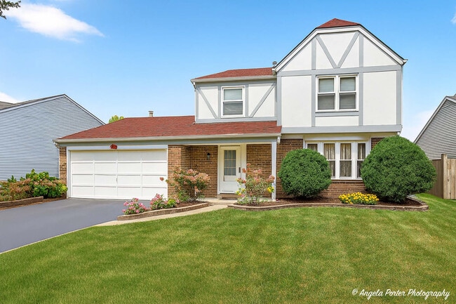 Building Photo - 1161 Hampton Ln