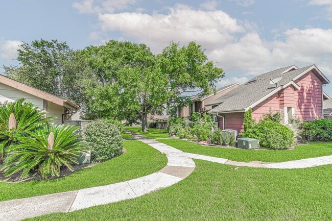 Building Photo - 12663 Wellington Park Dr Unit DR444