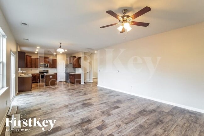 Photo - 202 Swamp Creek Ln