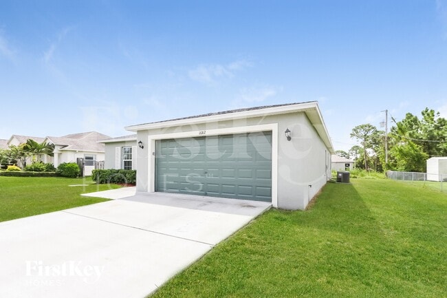 Photo - 1682 SW Crawford Ave