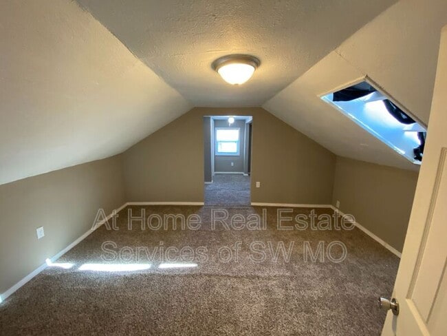 Photo - 1471 E Mcgee St