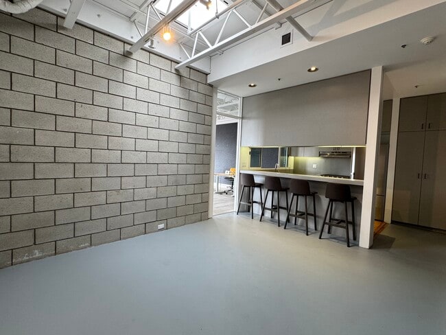 Photo - 2110 Main St