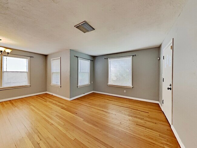 Photo - 1426 E Amelia St