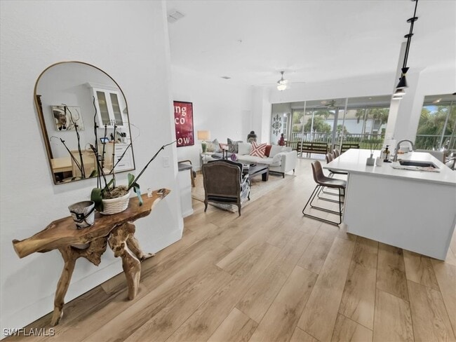 Building Photo - 6876 Redbay Park Rd Unit 202